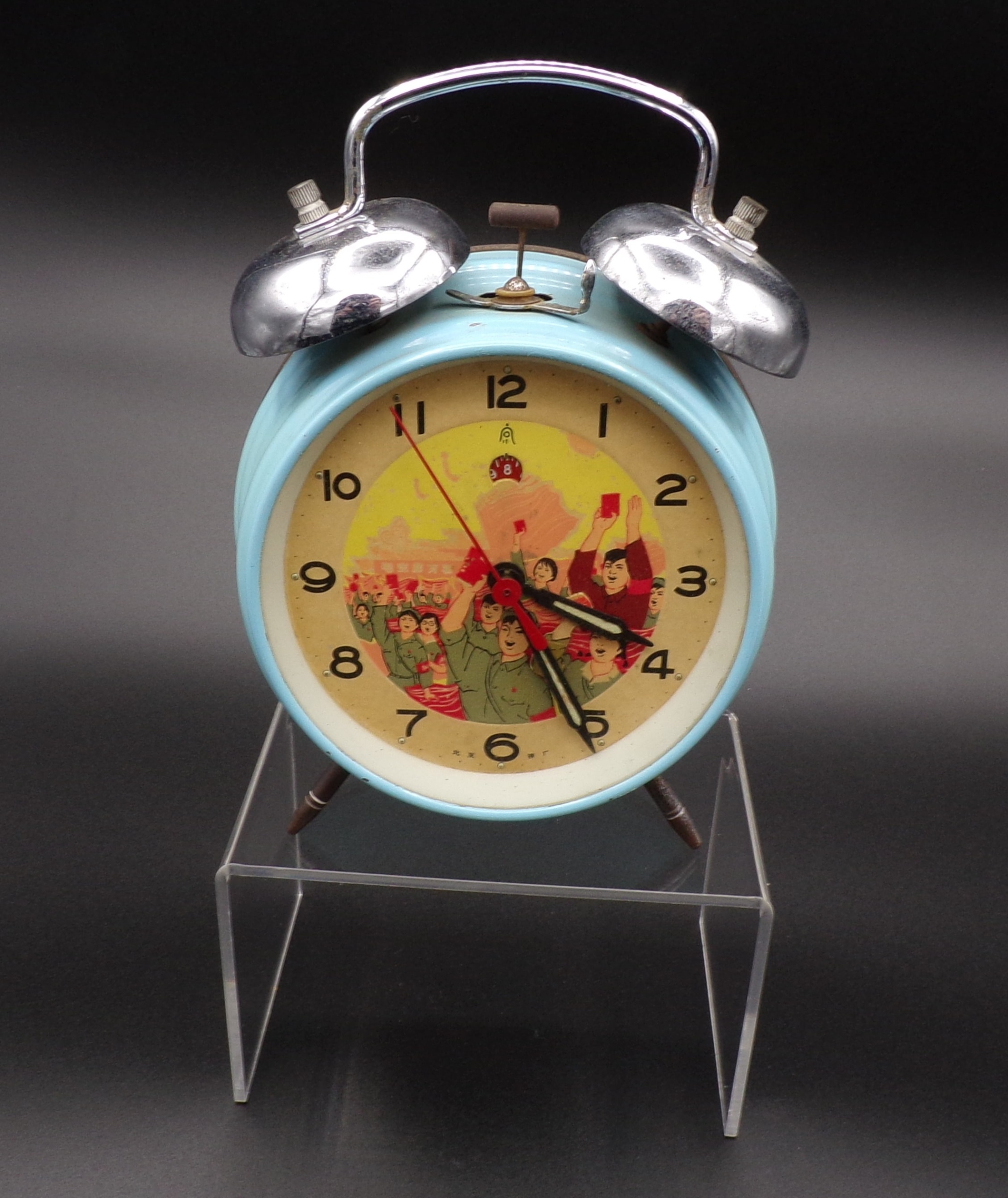 Alarm Clock with Animated Arm  革命闹钟