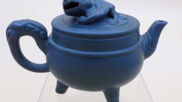 Teapot with lion